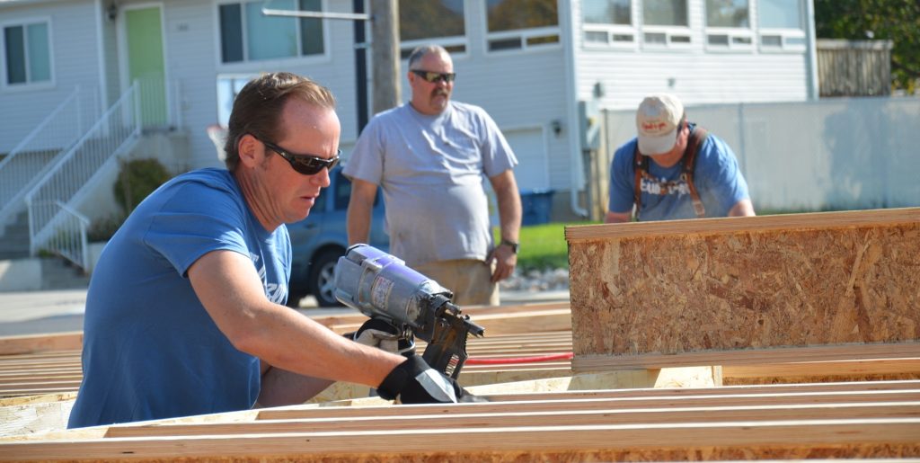 Equal-i-zer Hitch Employees Spend a Day in Service Building Affordable Homes in Utah Valley